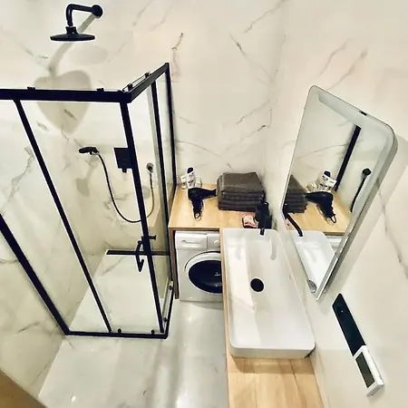 Side Apartment