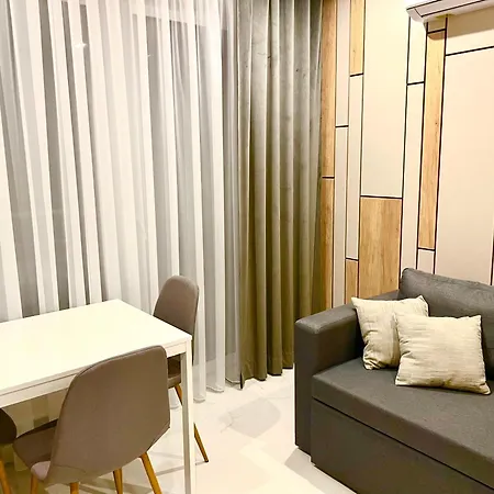 Side Apartment *