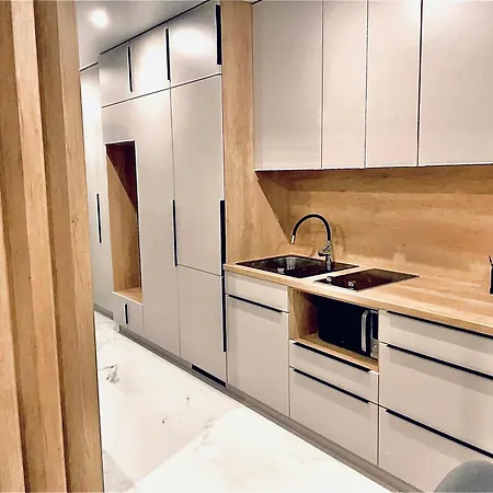 Side 아파트 미칼로브체