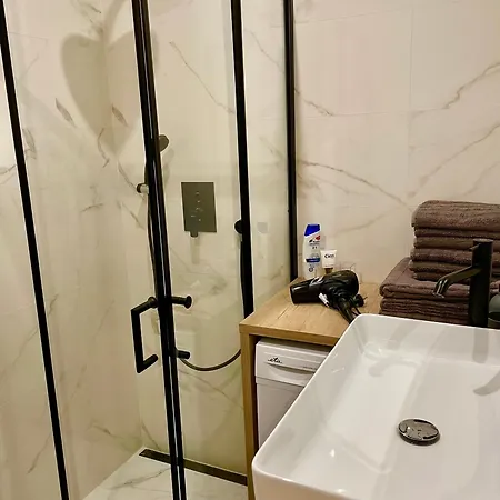 아파트 Side 미칼로브체