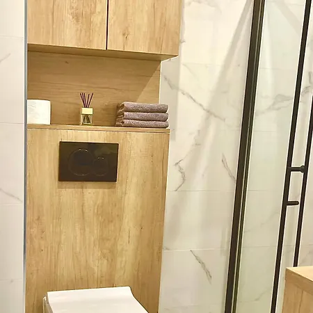 Side Apartment *